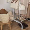 Perchero pie doble newlux hangy blanco roto - Suinplas