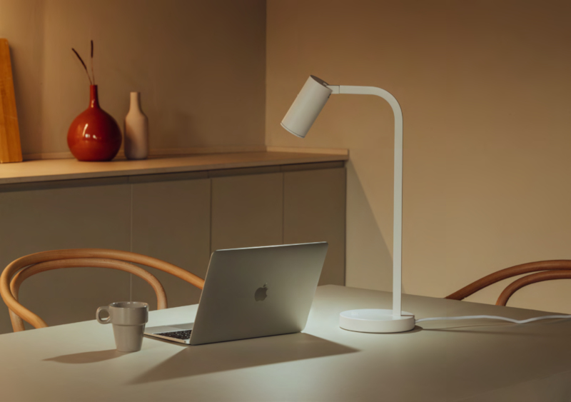 Lámparas de luz blanca ❒ BENEFICIOS de usarlas en escritorios
