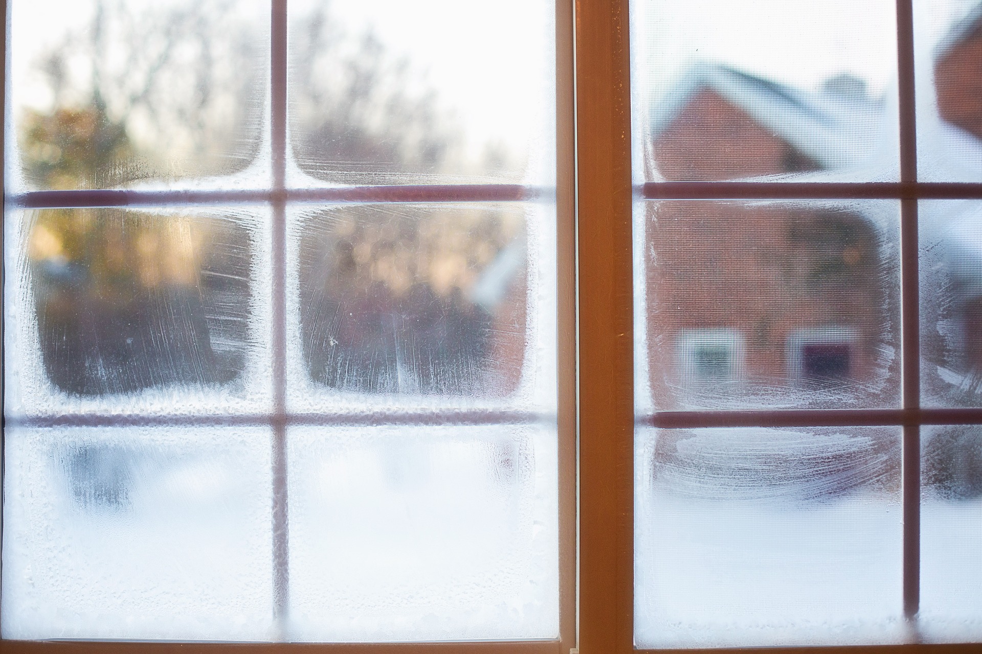 Cómo aislar las ventanas del frío: sistemas sencillos